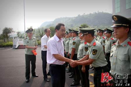 范儒平刘达祥等县领导慰问驻临部队官兵