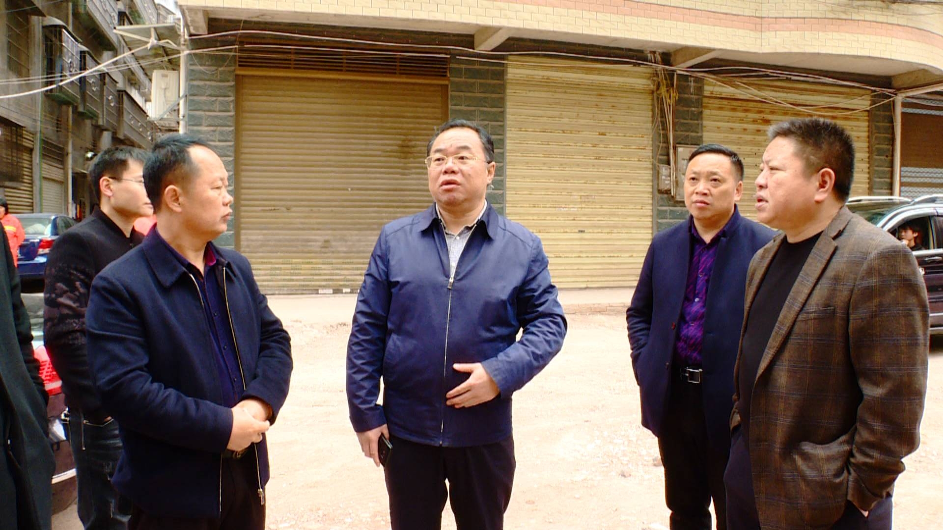 临武县委副书记,县长刘杨对部分生态环境突出问题现场办公